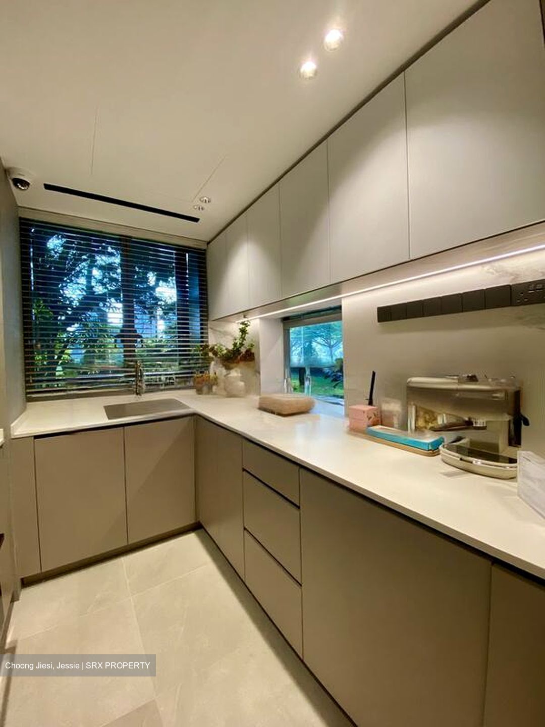 Jalan Jurong Kechil (D21), Condominium #474657261